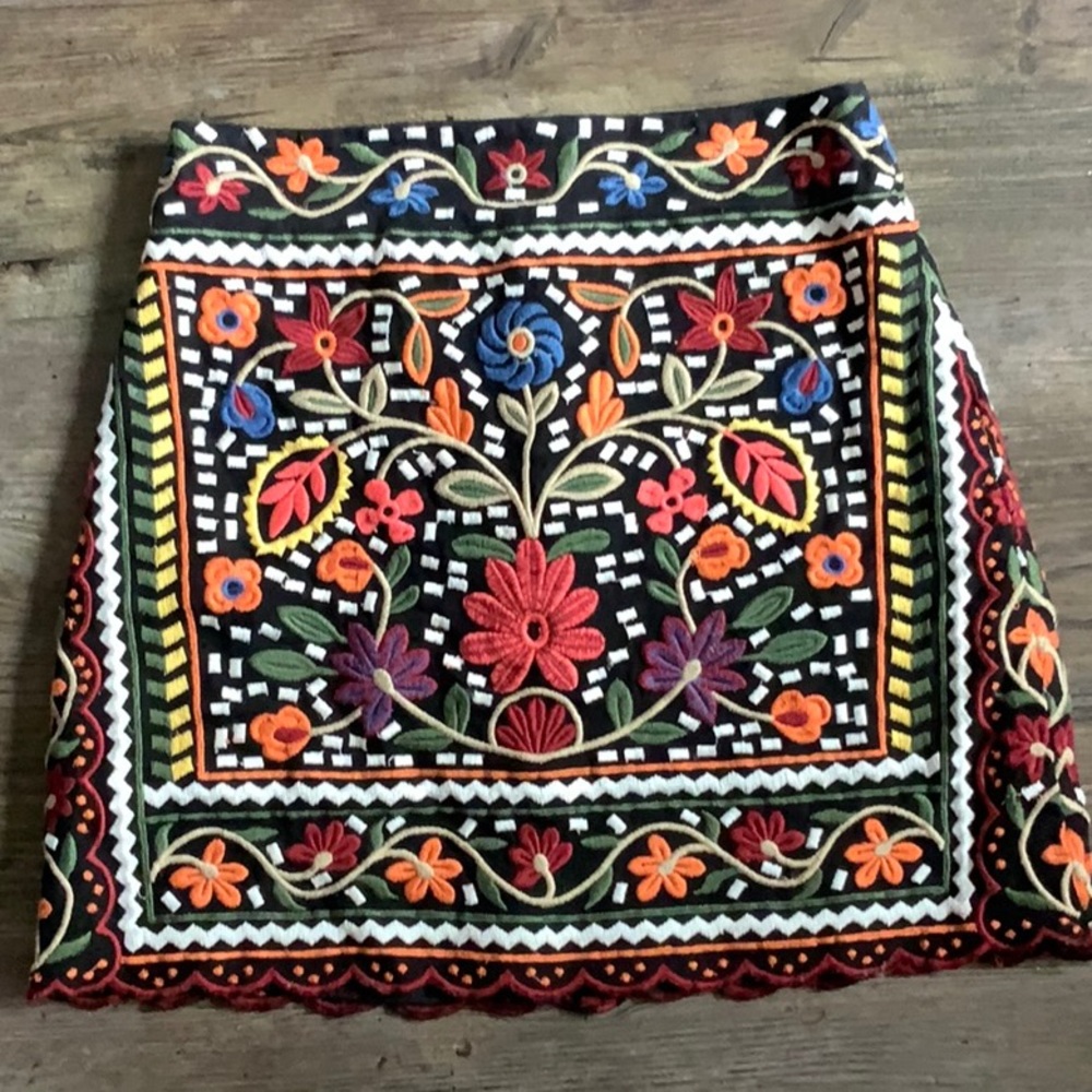 Zara Woman Embroidered Skirt
